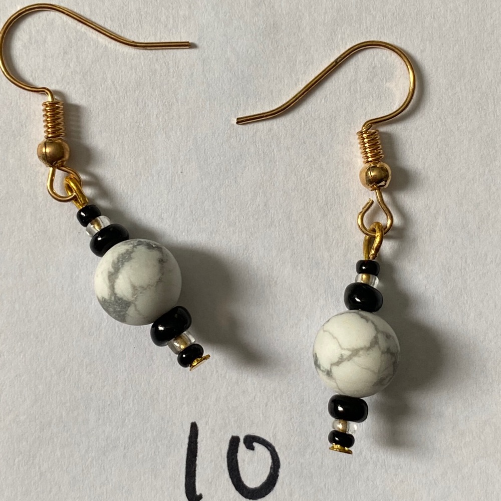 Various earrings - Picture 12 of 14